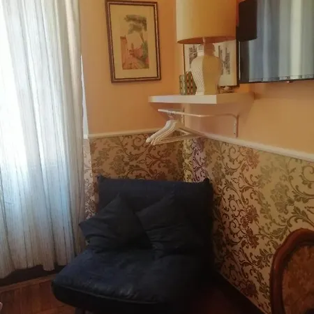 Oda ve Kahvaltı Piazza 8 Agosto Bolonya