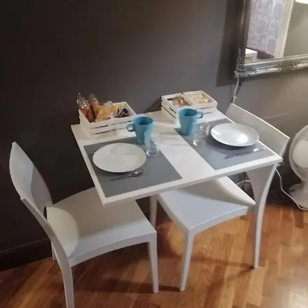 Oda ve Kahvaltı Piazza 8 Agosto Bolonya